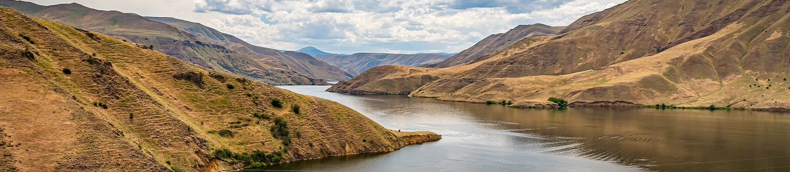Panoramic view of Hells Canyon river